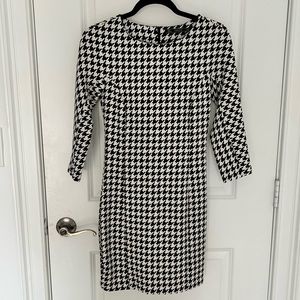 Zara Trafaluc black and white houndstooth dress 3/4 length sleeve size small